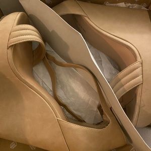 Canuel wedges call it spring